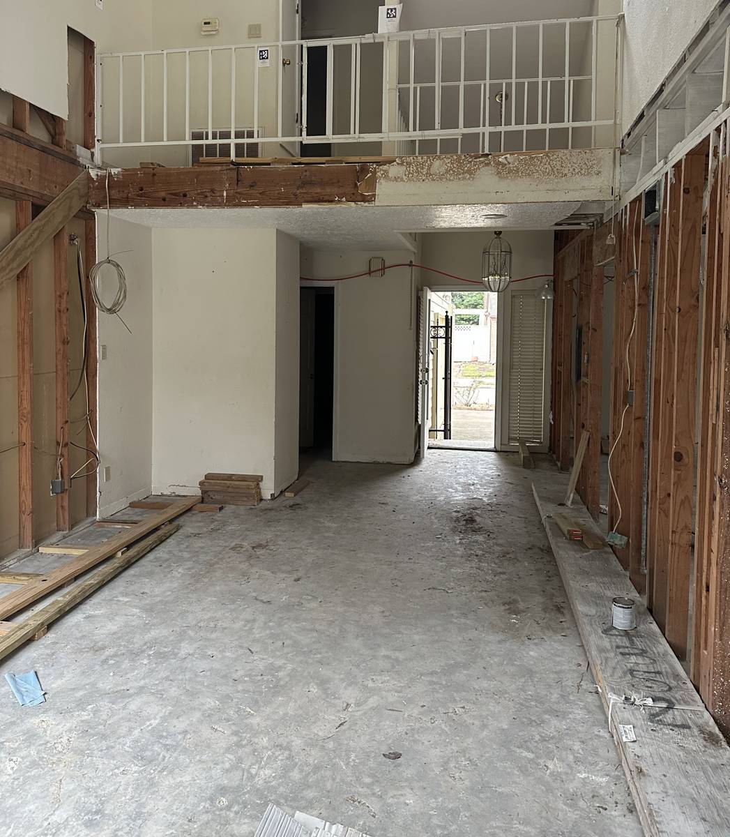 Entryway before renovation